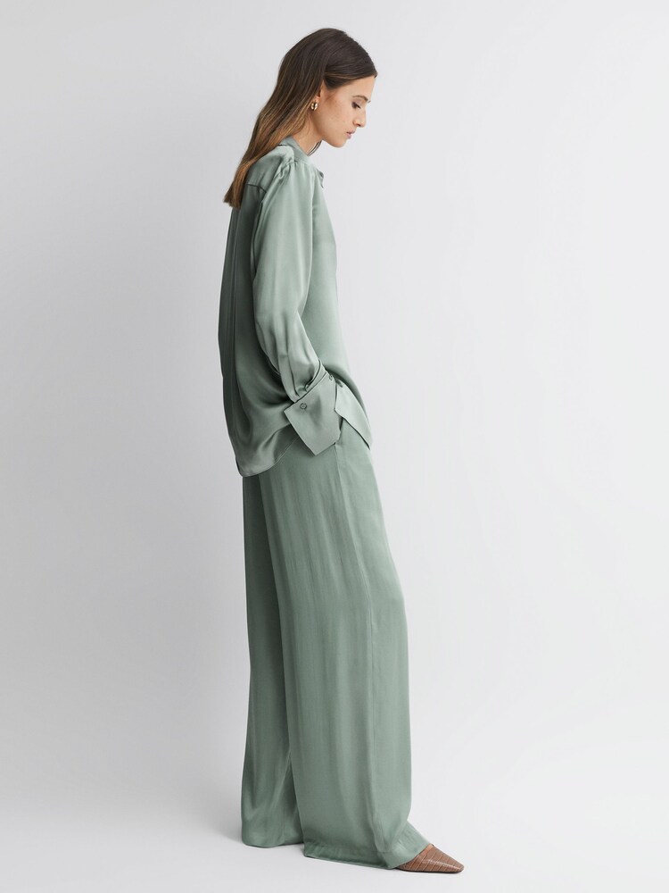 Reiss Sage Imogen Petite Wide Leg Elasticated Waist Trousers - Image 1 of 6