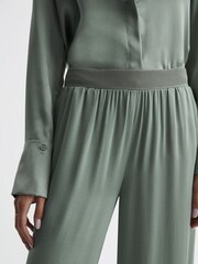 Reiss Sage Imogen Petite Wide Leg Elasticated Waist Trousers - Image 3 of 6