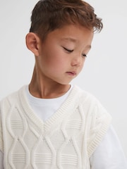Reiss Ecru Acer 3-9 yrs Slim Fit Cable Knit Sleeveless Vest - Image 3 of 5