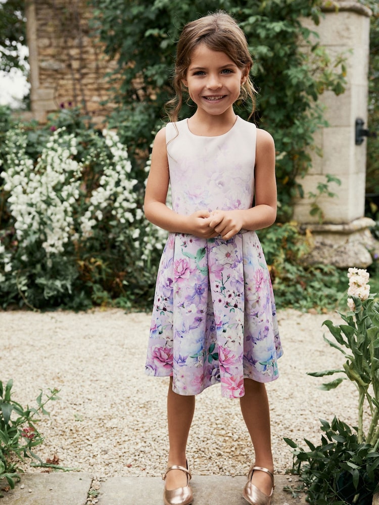 Flieder mit floralem Print - Kleid mit Zierausschnitt aus Scuba-Stoff für besondere Anlässe (1.5–16 J.) - Bild 1 von 7 Flieder mit floralem Print - Kleid mit Zierausschnitt aus Scuba-Stoff für besondere Anlässe (1.5–16 J.) - Bild 1 von 7