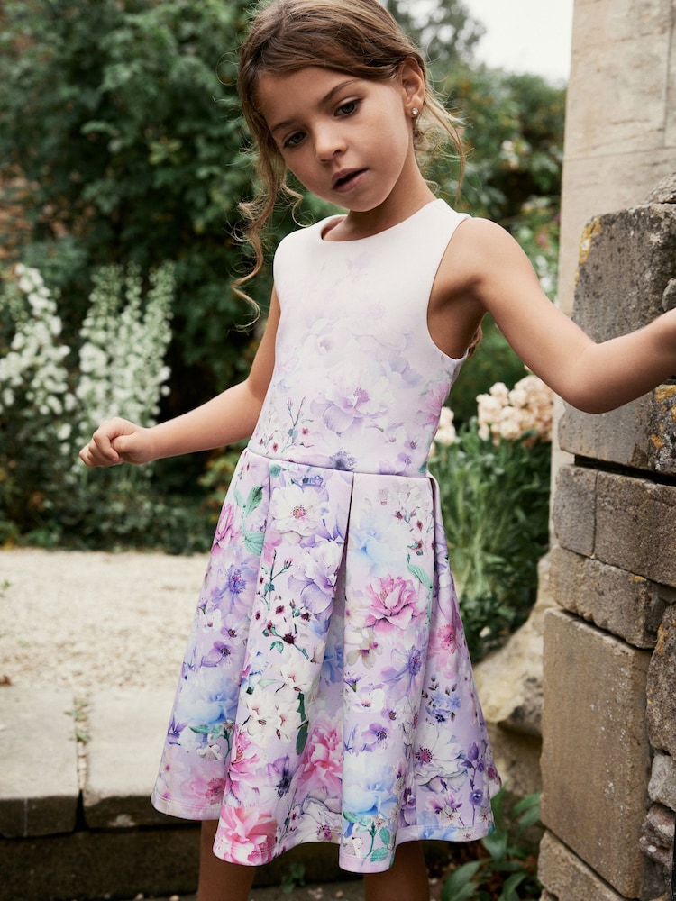 Flieder mit floralem Print - Kleid mit Zierausschnitt aus Scuba-Stoff für besondere Anlässe (1.5–16 J.) - Bild 2 von 7 Flieder mit floralem Print - Kleid mit Zierausschnitt aus Scuba-Stoff für besondere Anlässe (1.5–16 J.) - Bild 2 von 7