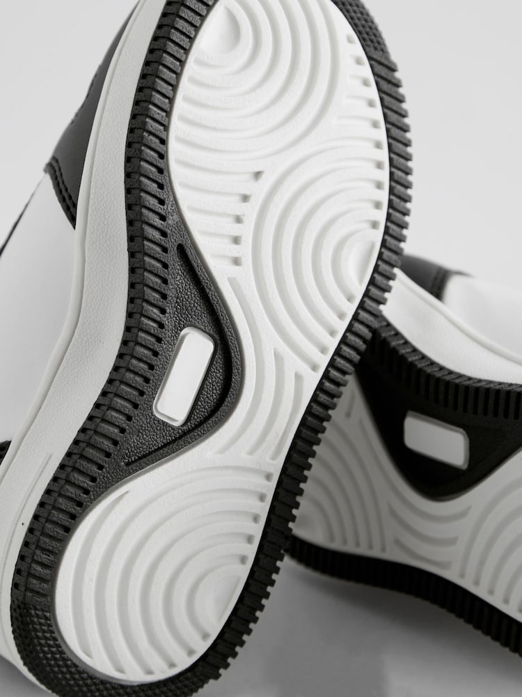 Black/White Lifestyle Trainers - Image 5 of 5