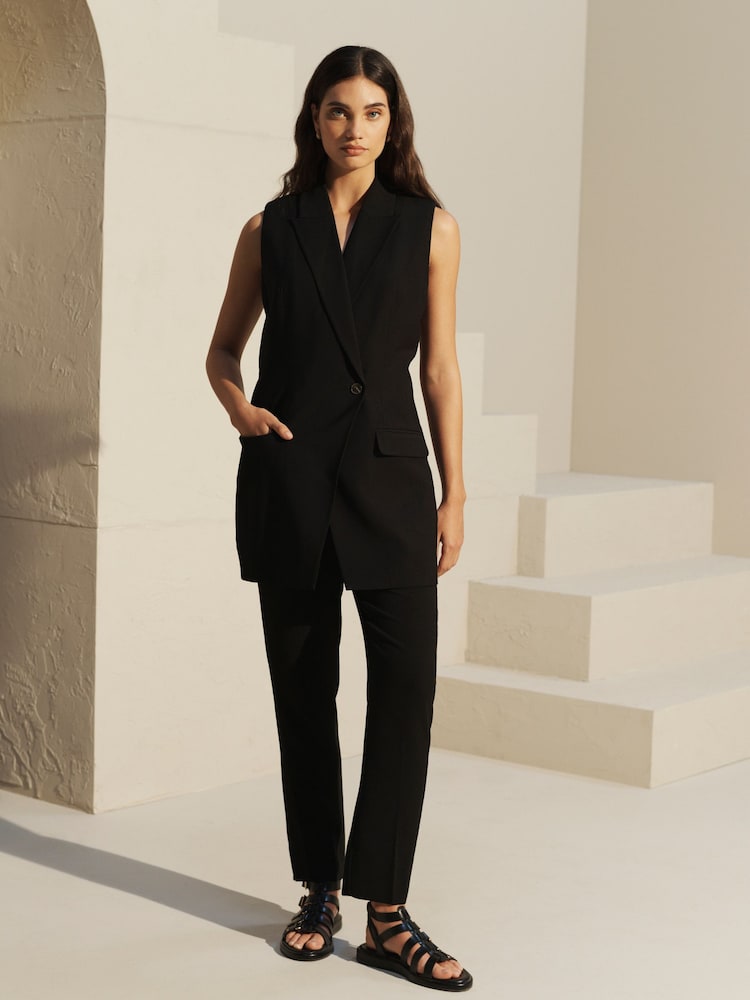 أسود - سترة بليزر مخصصة غير متماثلة بدون أكمام - صورة 2 من 6