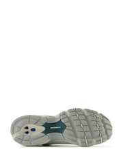 New Balance White Chrome Womens 530 Trainers - Image 5 of 5