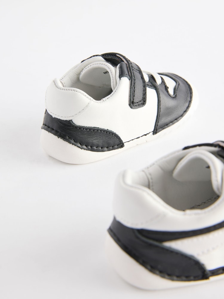 Black/White Standard Fit (F) Crawler Shoes - Image 5 of 5 Black/White Standard Fit (F) Crawler Shoes - Image 5 of 5