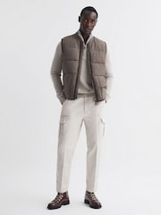 Crudo - Pantalones tapered estilo cargo en algodón cepillado Thunder de Reiss - Imagen 4 de 5