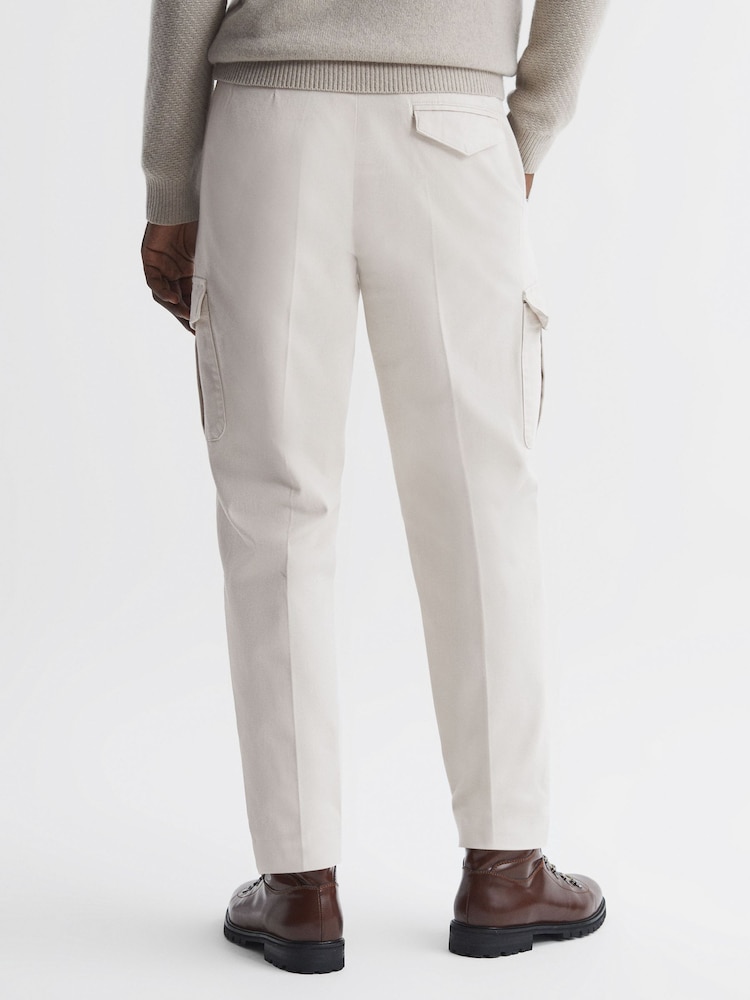 Crudo - Pantalones tapered estilo cargo en algodón cepillado Thunder de Reiss - Imagen 5 de 5