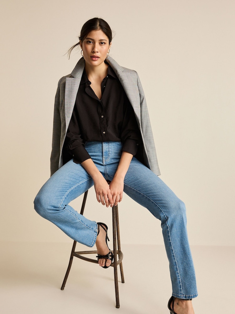 Mittelblau - Gerade geschnittene Jeans - Bild 2 von 7 Mittelblau - Gerade geschnittene Jeans - Bild 2 von 7