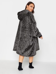 Yours Curve Grey Animal Heart Snuggle Hoodie - Image 2 of 4