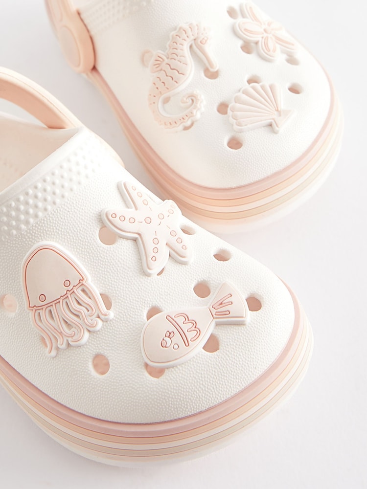 Neutrale Farbe - Clogs mit Figurenmotiv - Bild 5 von 5 Neutrale Farbe - Clogs mit Figurenmotiv - Bild 5 von 5