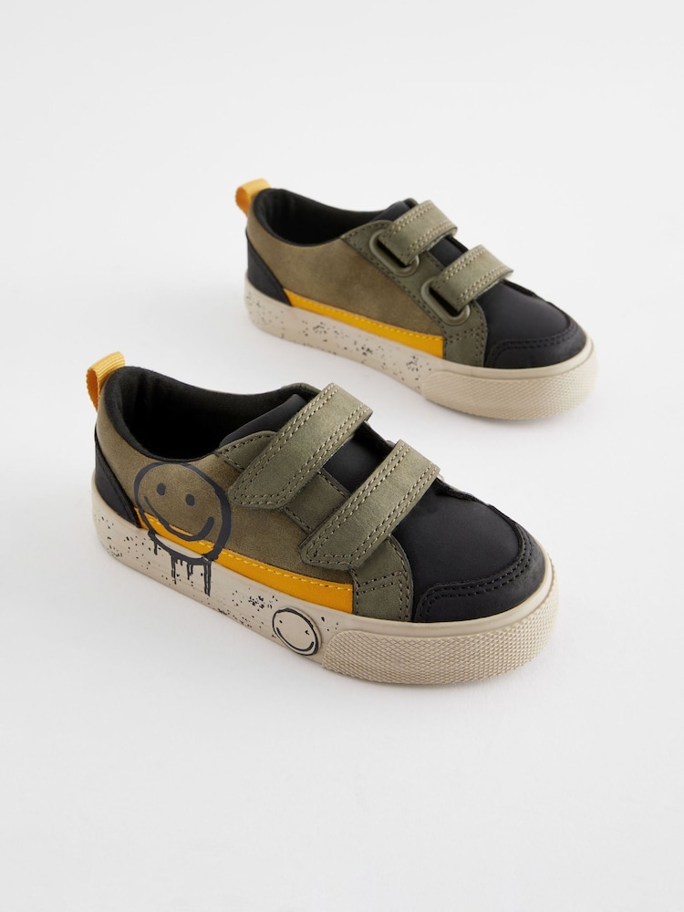Khakigrün/Smile - Turnschuhe mit zwei Klettverschlussriemen - Bild 1 von 5 Khakigrün/Smile - Turnschuhe mit zwei Klettverschlussriemen - Bild 1 von 5