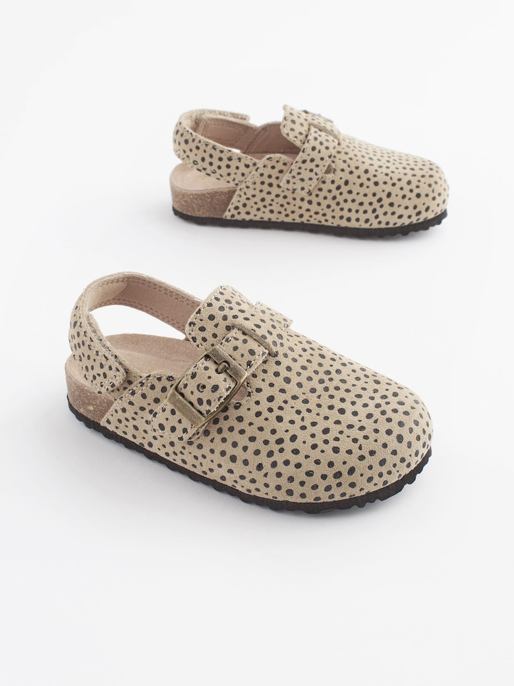 Rjava, živalski potisk - Suede Leather cokla z zapenjanjem z ježkom - Slika 1 iz 7 Rjava, živalski potisk - Suede Leather cokla z zapenjanjem z ježkom - Slika 1 iz 7