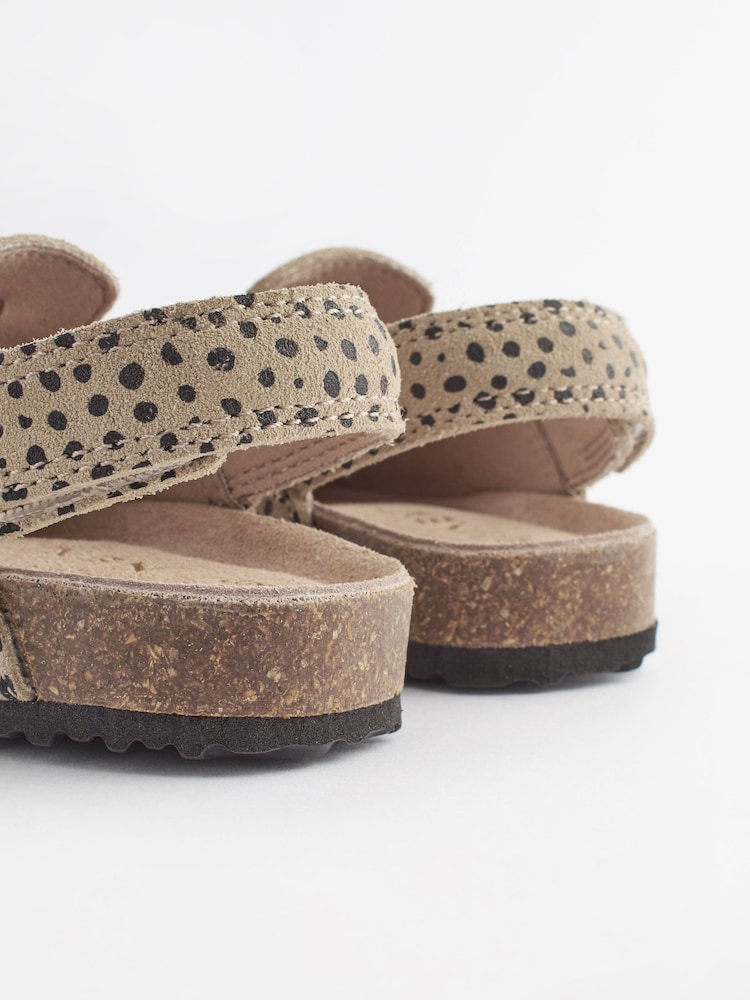 Rjava, živalski potisk - Suede Leather cokla z zapenjanjem z ježkom - Slika 7 iz 7 Rjava, živalski potisk - Suede Leather cokla z zapenjanjem z ježkom - Slika 7 iz 7