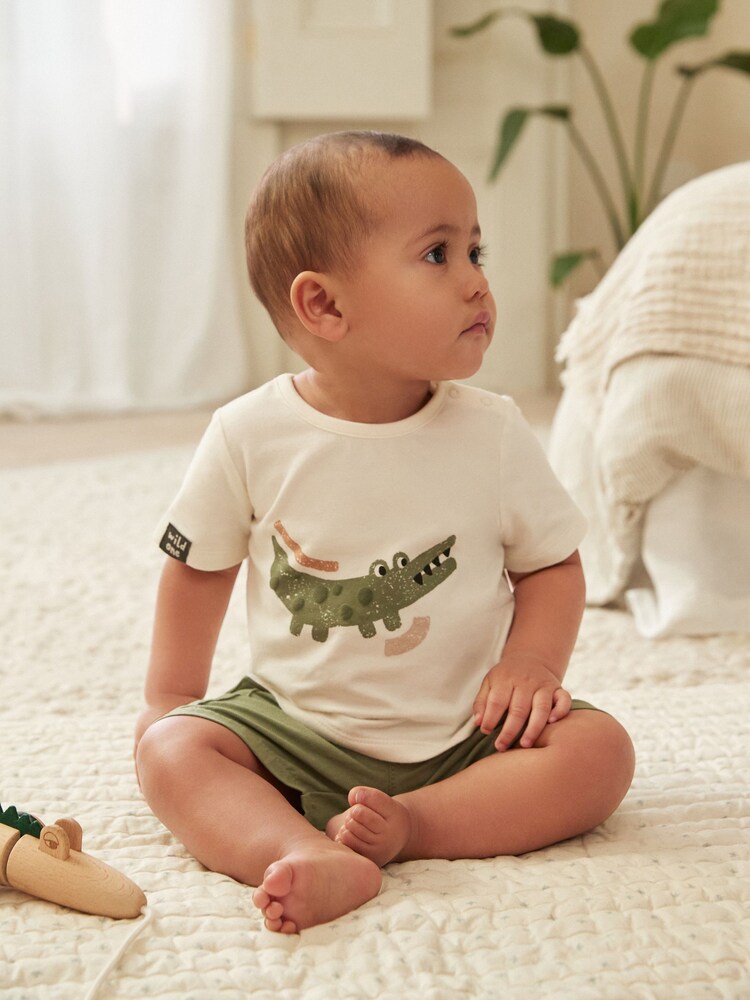 Croc, Salbeigrün - 2-teiliges Baby-Set aus T-Shirt und Shorts - Bild 1 von 4
