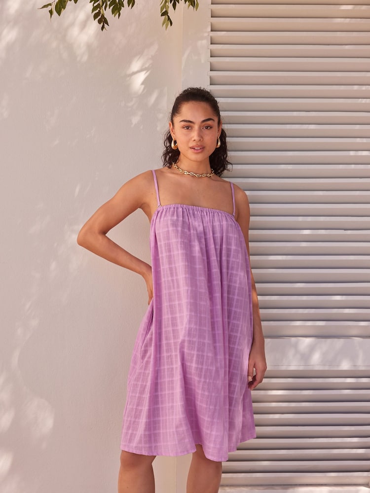 Flieder-Violett - Kurzes Sommerkleid - Bild 1 von 6 Flieder-Violett - Kurzes Sommerkleid - Bild 1 von 6