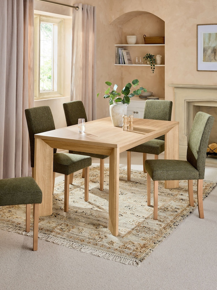 Light Natural Oak Effect Malvern Chunky 6 to 8 Seater Extendable Dining Table - Image 2 of 7