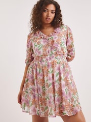 Simply Be Georgette Skaterkleid mit Rüschen und Blumenmuster, Weiß - Bild 1 von 5