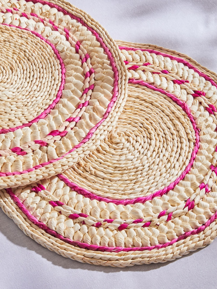 Set of 2 Pink Woven Seagrass Placemats - Image 2 of 3 Set of 2 Pink Woven Seagrass Placemats - Image 2 of 3