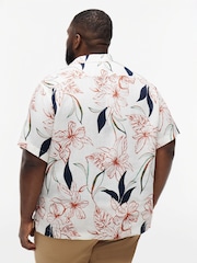 Tommy Hilfiger Cream Plus Regular Tropical Print Linen Short Sleeve Shirt - Image 2 of 5