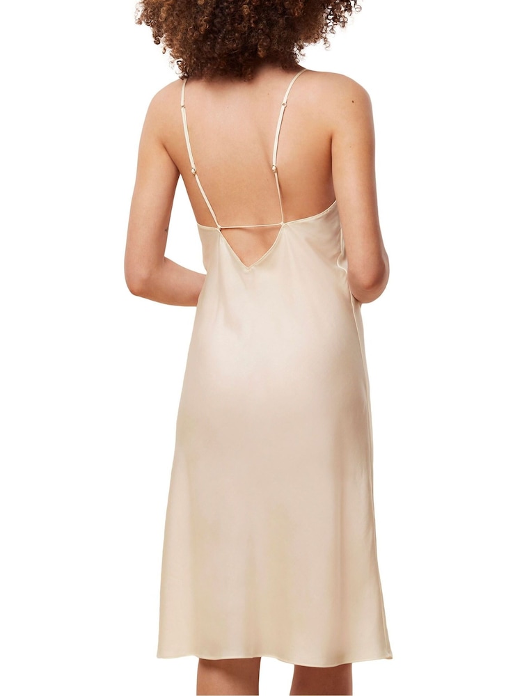 Triumph White Silky Sensuality Nightie - Image 2 of 3