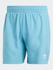 أزرق - شورتات سباحة Adicolor سادة من تشكيلة الأساسيات من adidas - صورة 6 من 6