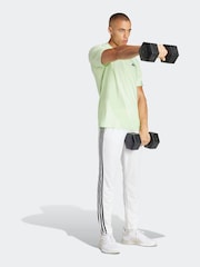Grün - adidas Train Essentials Training T-Shirt mit Stretch - Bild 1 von 7