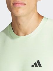 Grün - adidas Train Essentials Training T-Shirt mit Stretch - Bild 3 von 7