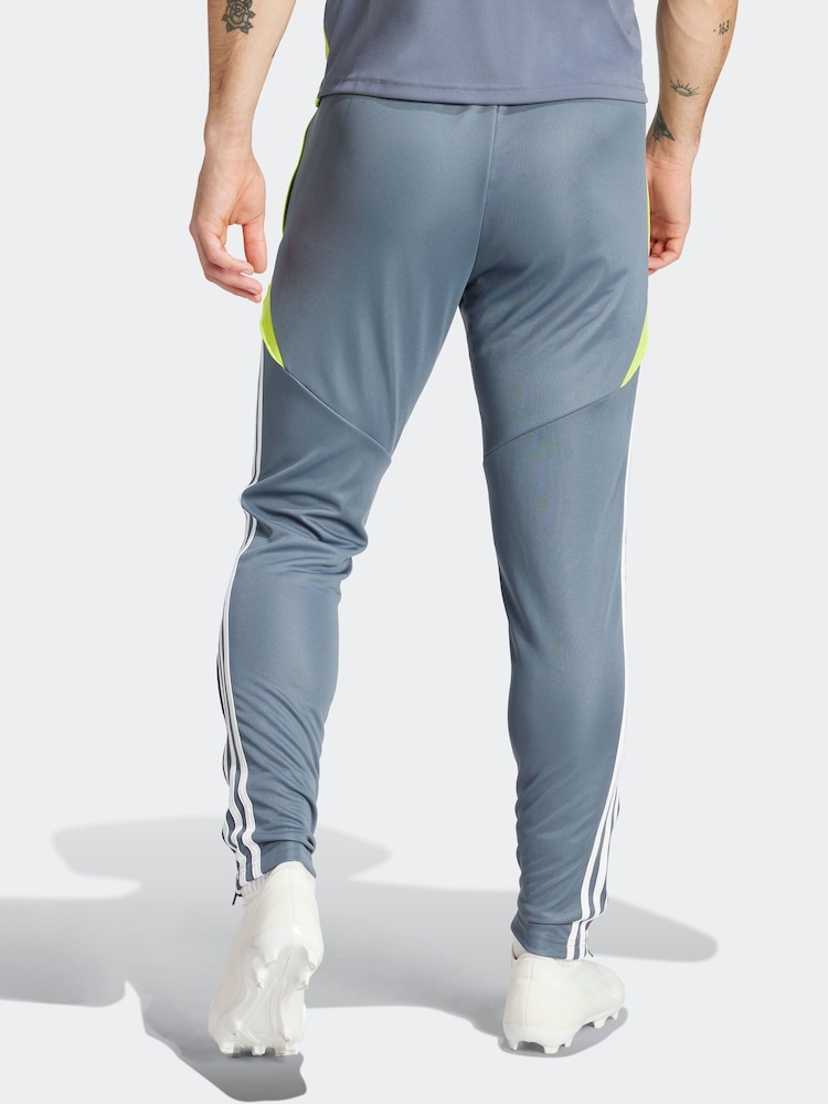 Azul de Chrome - Pantalones de chándal deportivos Tiro 24 de adidas - Imagen 2 de 6