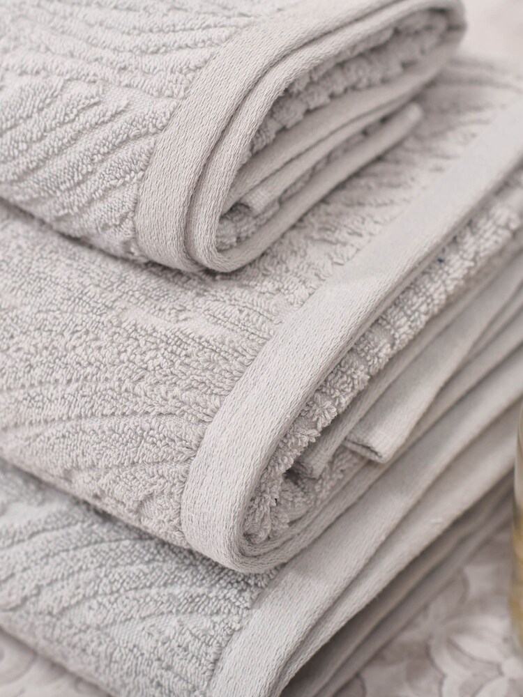 Martex Grey Pure 650 GSM 100% Cotton Towel - Image 2 of 4 Martex Grey Pure 650 GSM 100% Cotton Towel - Image 2 of 4