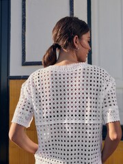 White 100% Cotton Short Sleeve Crochet Crew Neck T-Shirt - Image 3 of 6