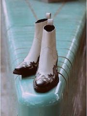 ASRA London Marvelo Ankle Leather Western White Boots With Stitch and Cutout Detail - Image 2 of 4