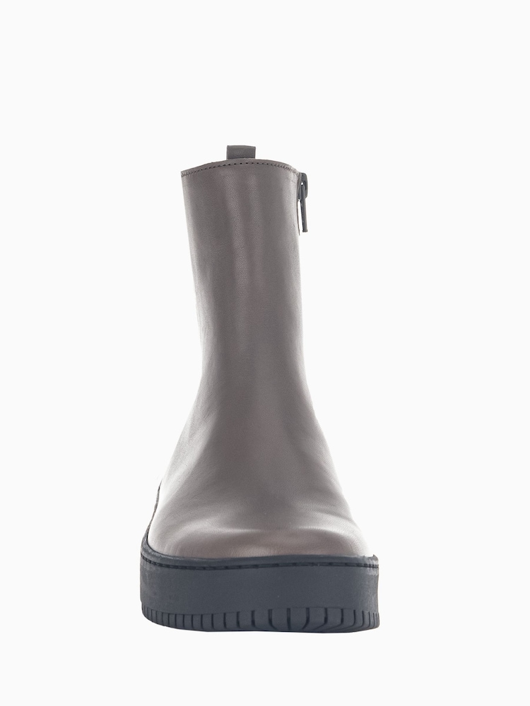 Gabor Tower Leather Ankle Boots - Image 4 of 5