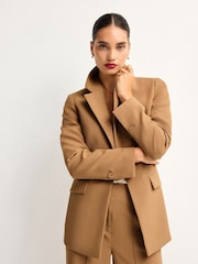 Kamelbraun - Figurbetonter Edge-to-Edge-Blazer aus Krepp - Bild 3 von 7