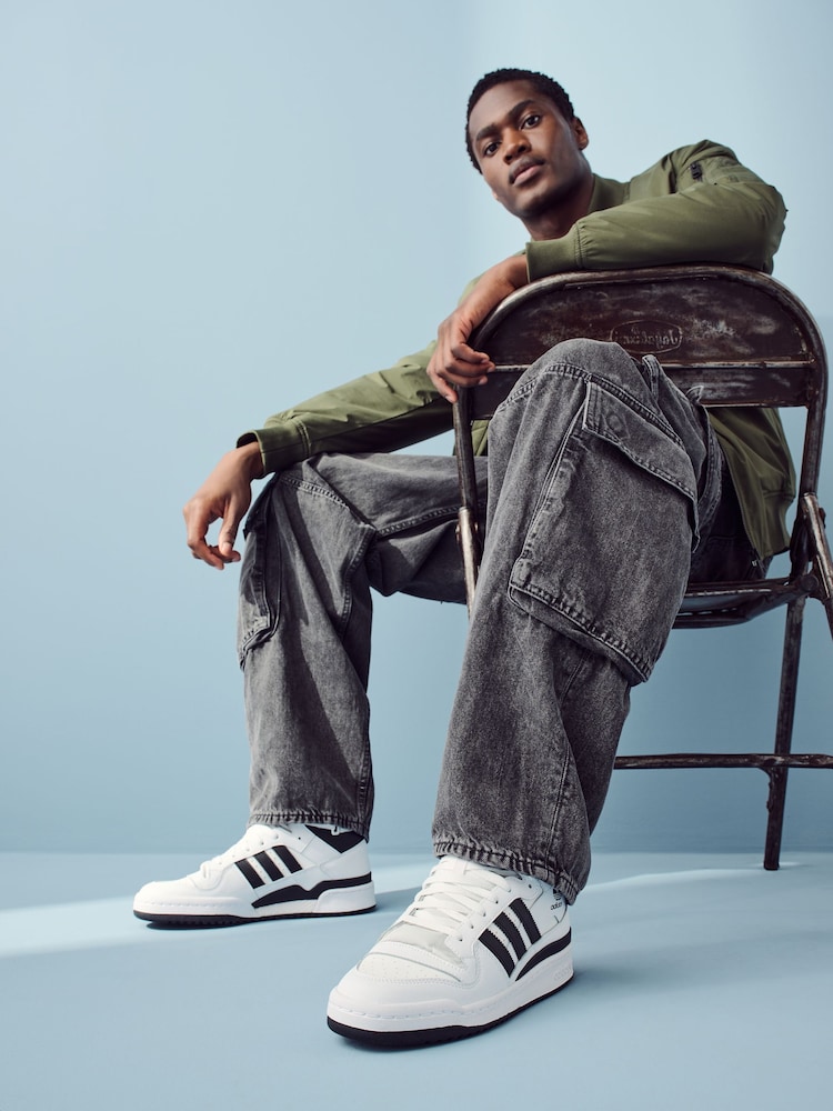 adidas Originals White Forum Mid Trainers - Image 2 of 12