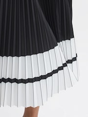 Reiss Black/White Marie High Rise Pleated Midi Skirt - Image 3 of 6
