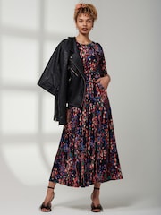 Jolie Moi Blue 3/4 Sleeve Print Jersey Maxi Dress - Image 4 of 4