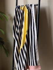 Rockett St George Banana 100% Cotton Beach Towel - Image 2 of 4