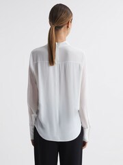 Crème - Blouse transparente à col montant Reiss Riley - Image 6 de 6