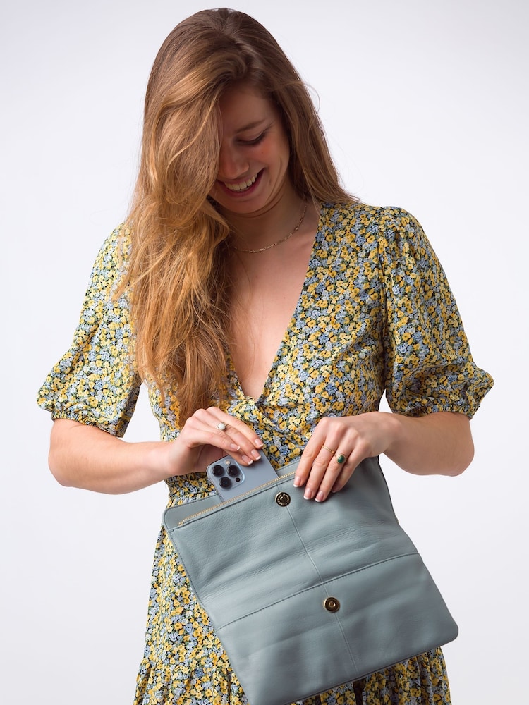 Pure Luxuries London Golders Leather Clutch Bag - Image 2 of 7 Pure Luxuries London Golders Leather Clutch Bag - Image 2 of 7
