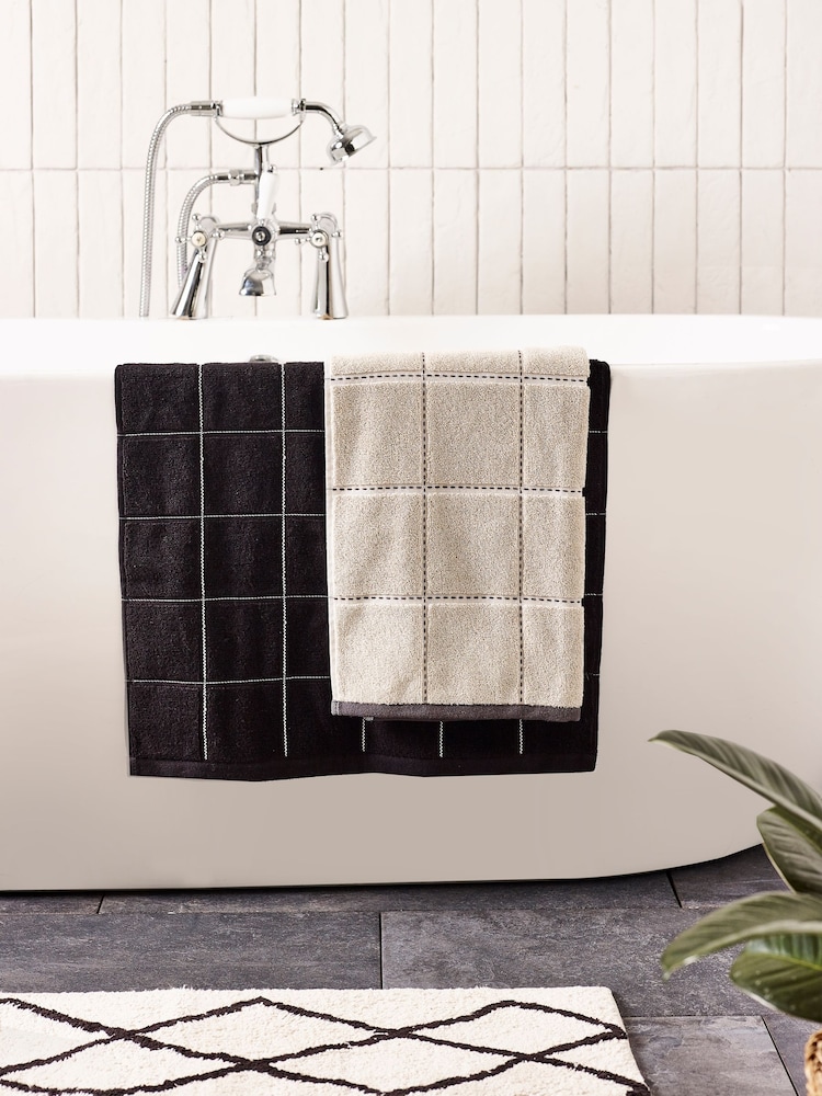 Monochrome Check Set of 2 Hand Polka Dot Towels - Image 4 of 7