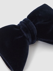 Reiss Navy Hike Velvet Bow Tie - Image 4 of 5