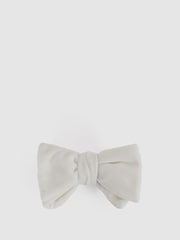 Reiss Ivory Hike Velvet Bow Tie - Image 1 of 4