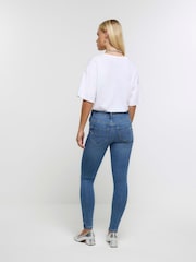 Azul claro - Vaqueros pitillo de efecto moldeador y tiro alto de River Island Petite - Imagen 2 de 5