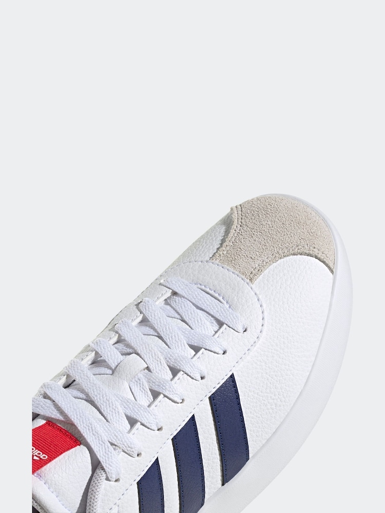 أبيض/أزرق - أحذية رياضية في ال كورت ملابس رياضية من Adidas - صورة 9 من 9 أبيض/أزرق - أحذية رياضية في ال كورت ملابس رياضية من Adidas - صورة 9 من 9