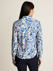 Kobaltblau/Ecru-Creme/Print - Langärmelige Bluse mit V-Ausschnitt und Bündchen - Bild 3 von 7