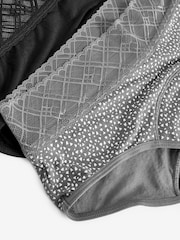 Print/Plain Short Medium Flow Period Knickers 2 Pack - Image 9 of 9