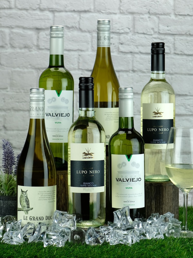Le Bon Vin Easy Drinking Whites Mixed Wine Case - Image 1 of 2