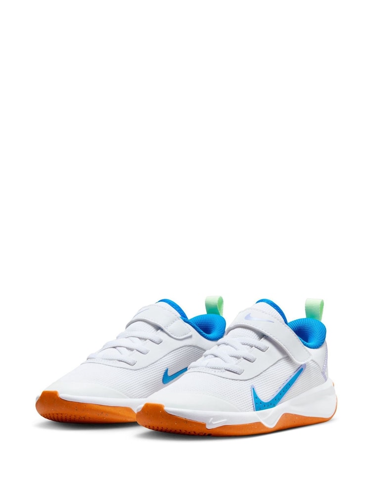 Nike White/Blue Junior Omni Trainers - Image 2 of 9