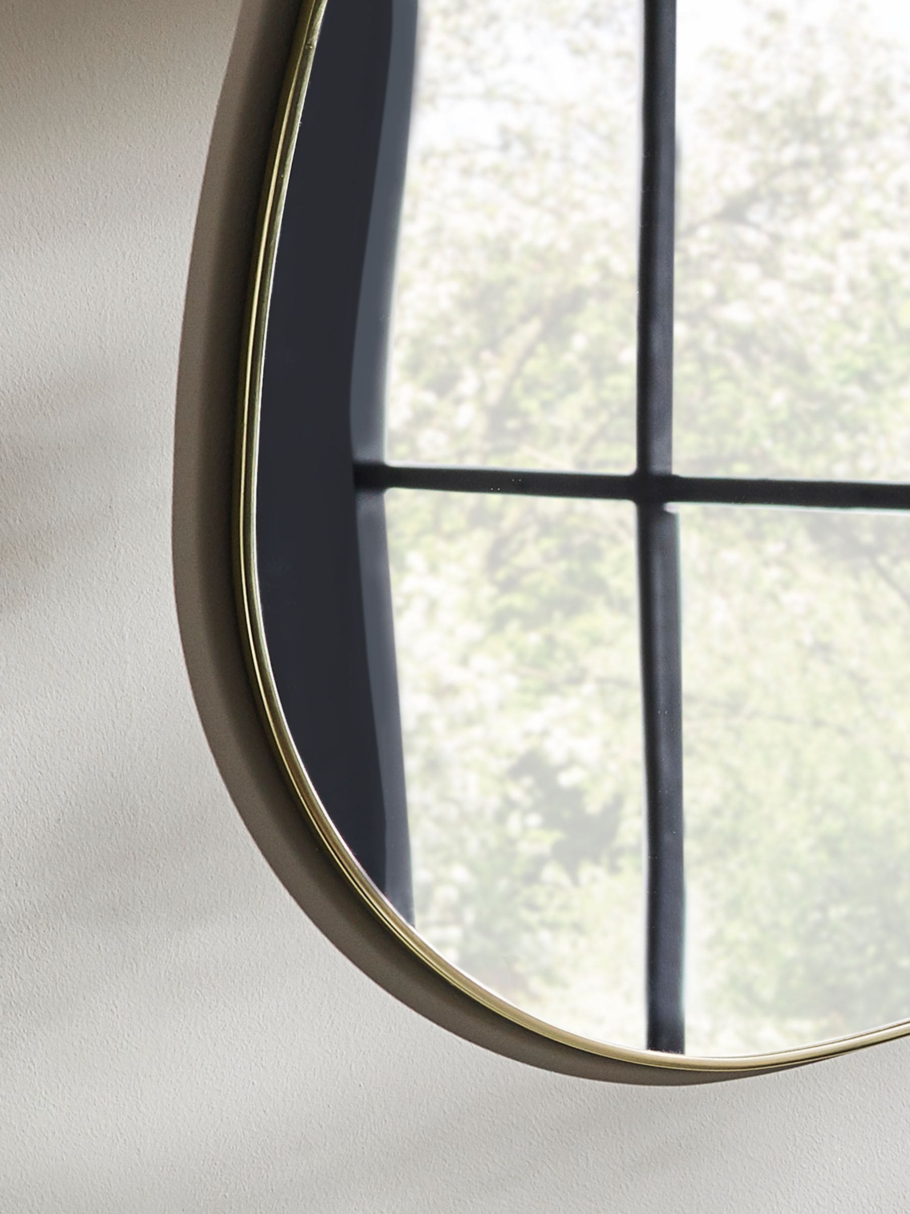【IDEE】SLEIGH MIRROR Natural Buy Gold Pebble Round Bathroom Wall Mirror from Next Romania