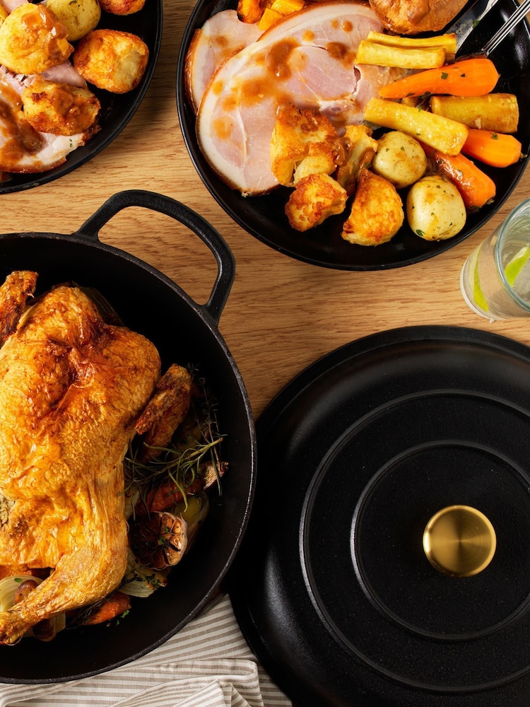 Russell Hobbs Black Cast Iron 30cm Shallow Casserole Dish - Image 2 of 4